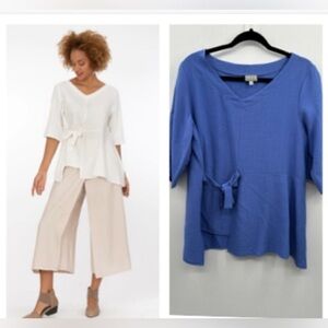 NICHE VINTAGE front tie blue contemporary quiet luxury blouse. SMALL